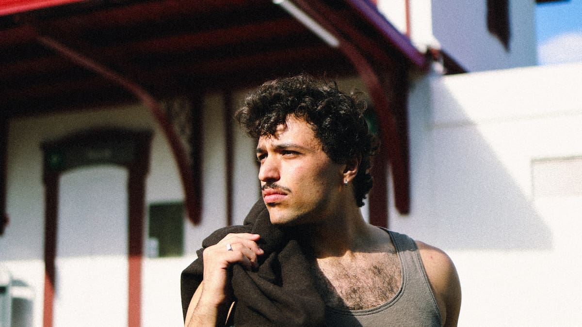 Tinho presenta 'Pensando en ti', la primera estación de su primer álbum 'EL TREN'