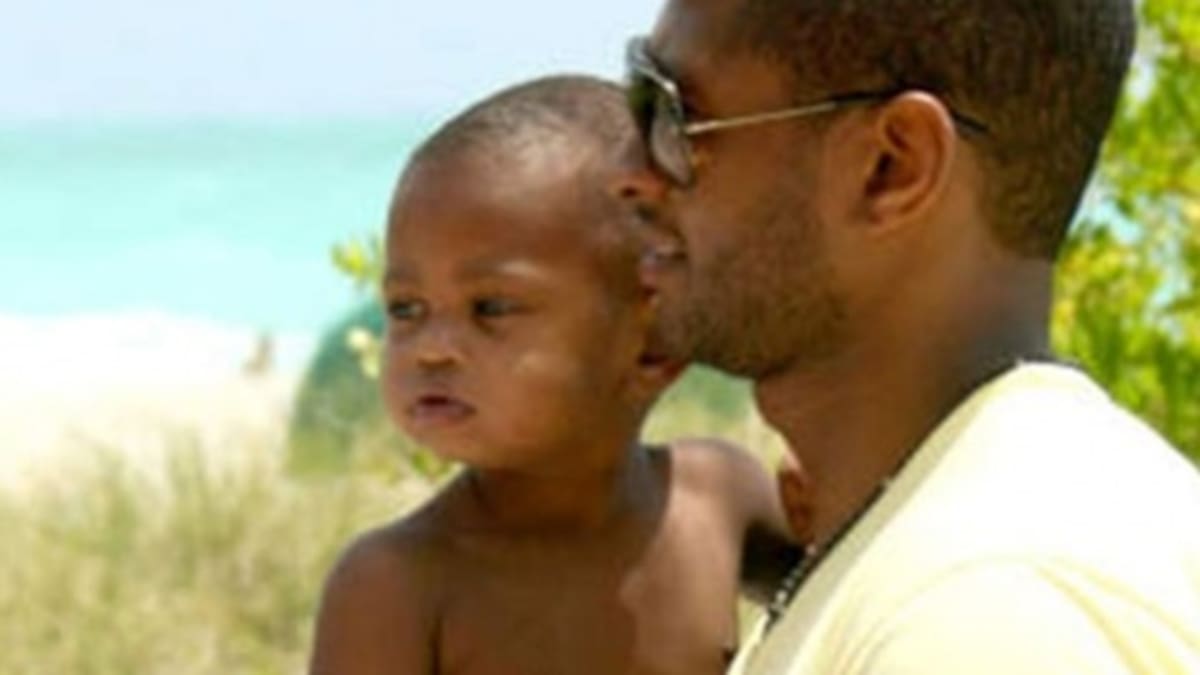 Hijo de Usher casi muere ahogado