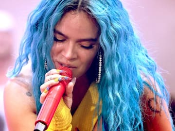 LAS LÁGRIMAS DE KAROL G EN EL “MEJOR MOMENTO” DE SU VIDA SOBRE EL ESCENARIO