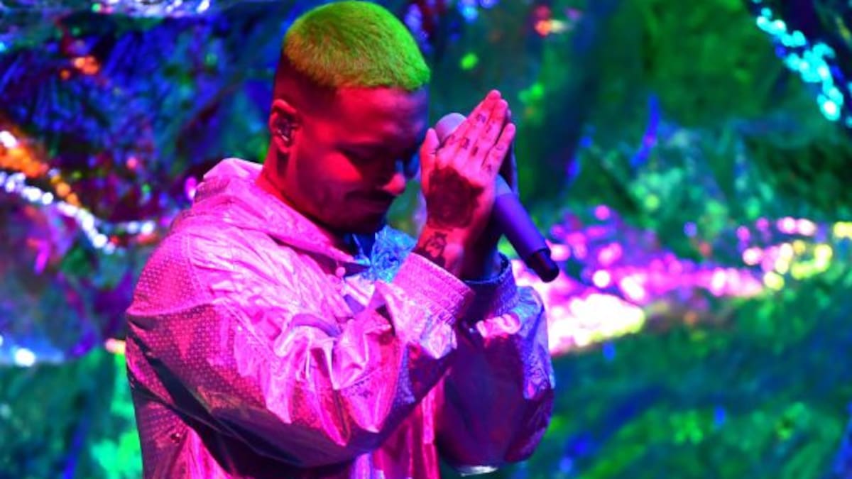 J Balvin le canta al Reggaeton