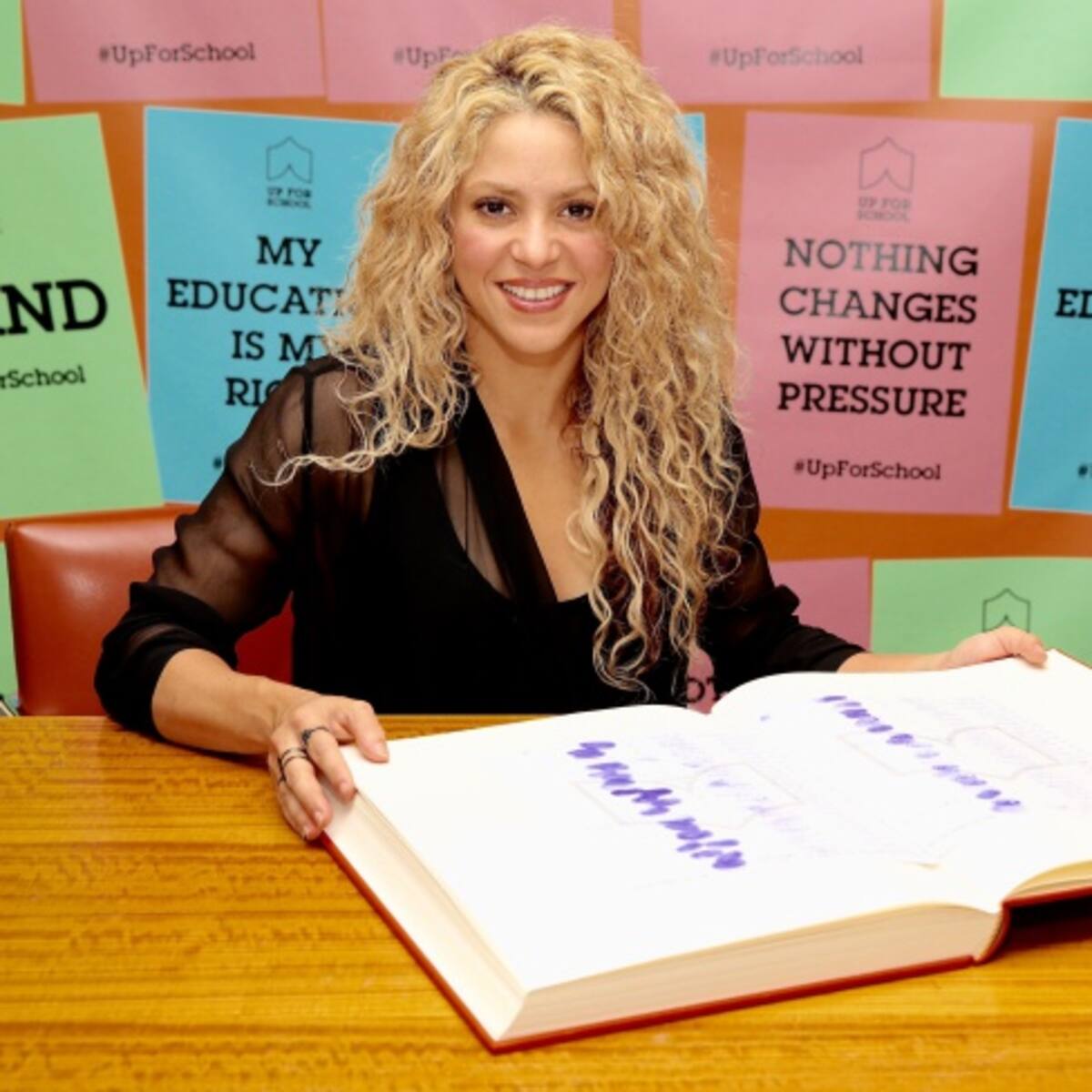 Shakira reaparece con un mensaje de su puño y letra