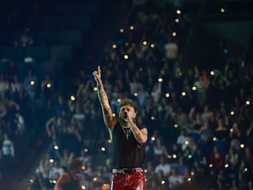 LOS40 Music Awards 2024: Dani Fernández sale de su jaula de cristal para hacernos reflexionar con su jauría