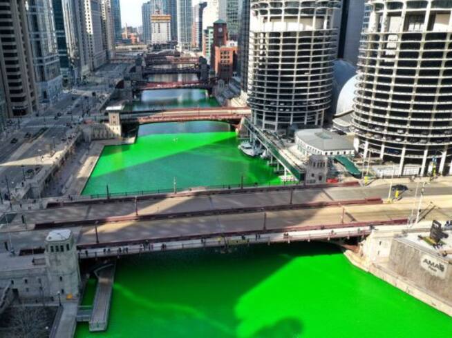 El río se pinta de verde para celebrar este día