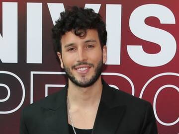 Pablo Alborán y Sebastián Yatra montan un concierto sorpresa en el centro de Madrid