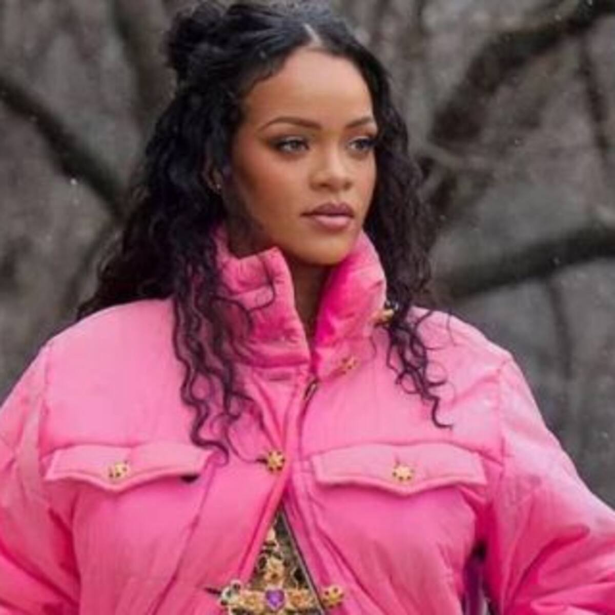 Rihanna mostró su pancita en redes sociales antes de dar a luz a su primer bebé