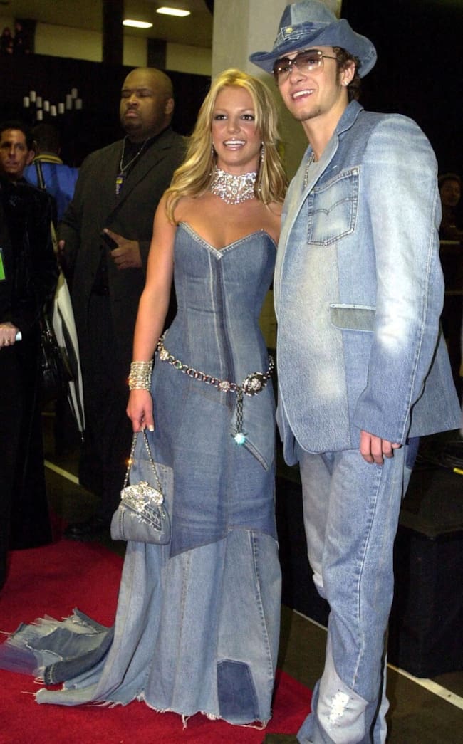 Britney Spears y Justin Timberlake en los AMA's 2001