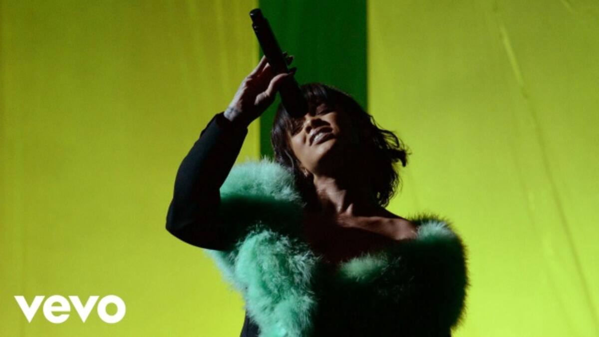 "Love Brain" la nueva balada de Rihanna