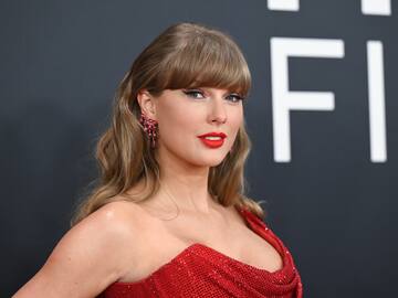 Estas son las cuatro portadas de ‘The Life Of A Showgirl’ de Taylor Swift con una principal que nos recuerda a Ofelia de Hamlet