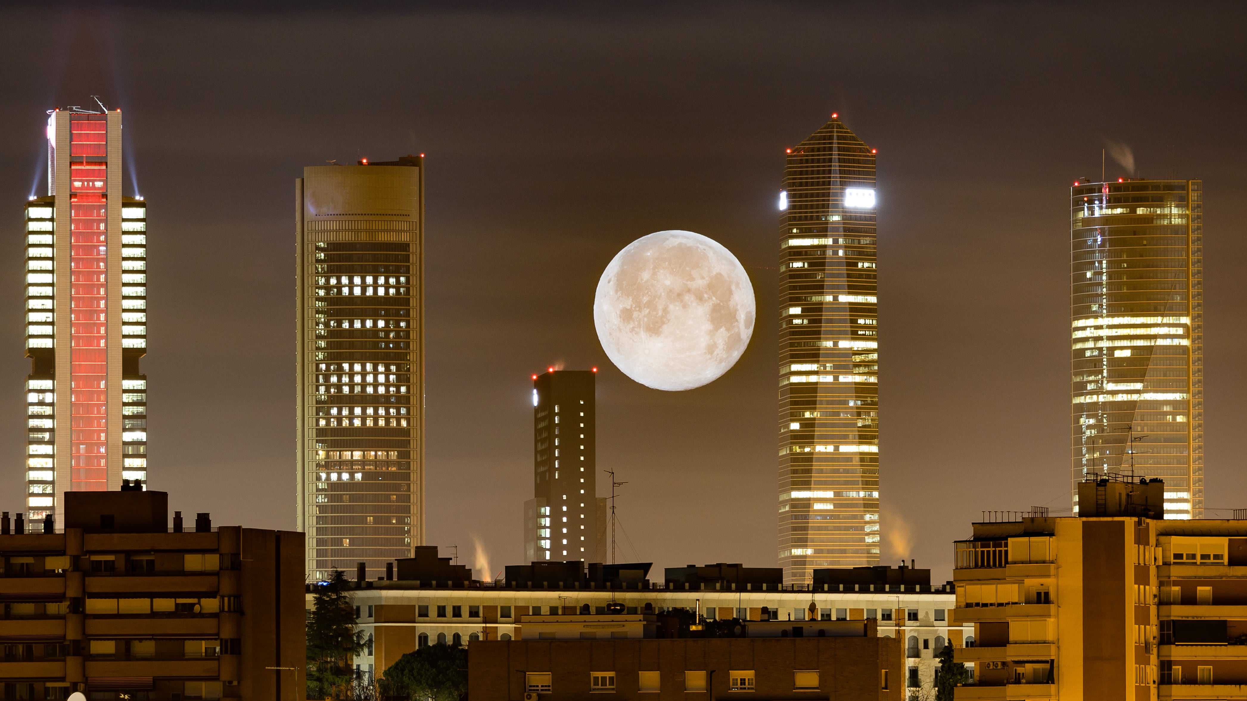 Luna llena en Madrid.