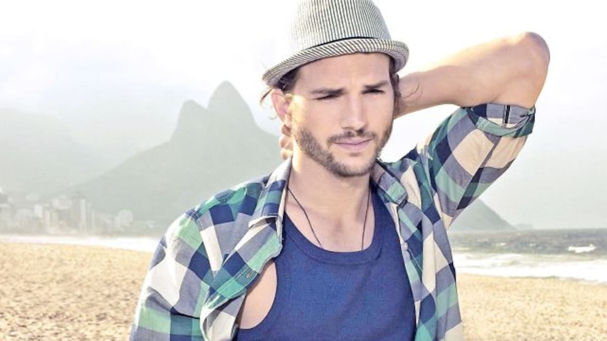 Mira a Ashton Kutcher rapeando en Los 40 Argentina