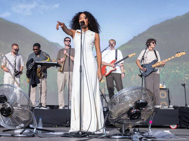 Olivia Dean, durante su concierto en Kalorama Madrid 2024.