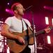 CHRIS MARTIN VERSIONA A DAVID BOWIE EN UN CONCIERTO EN REDES SOCIALES