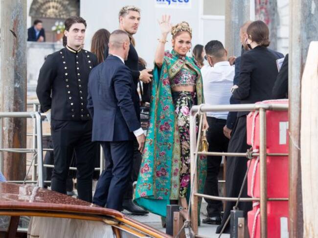 Jennifer Lopez, invitada del desfile de Dolce & Gabbana.