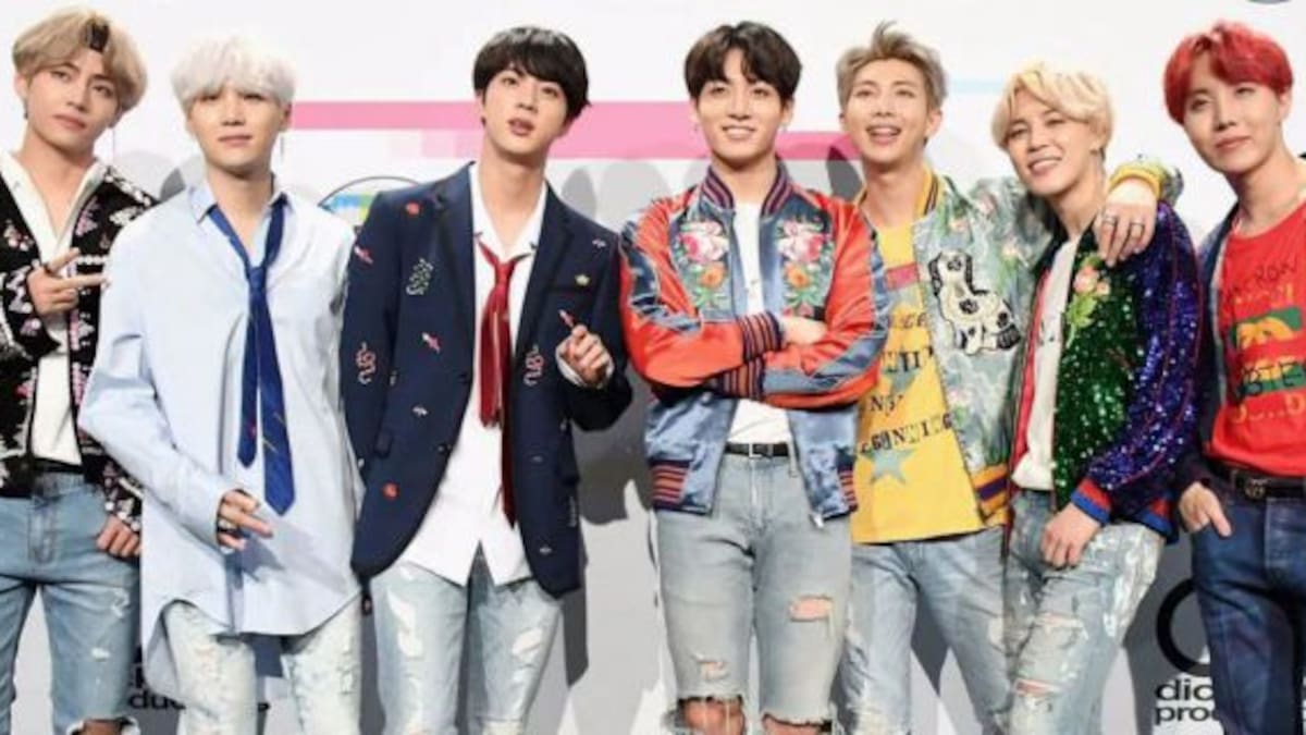 Jin y V de BTS confirman su amistad con un tierno beso