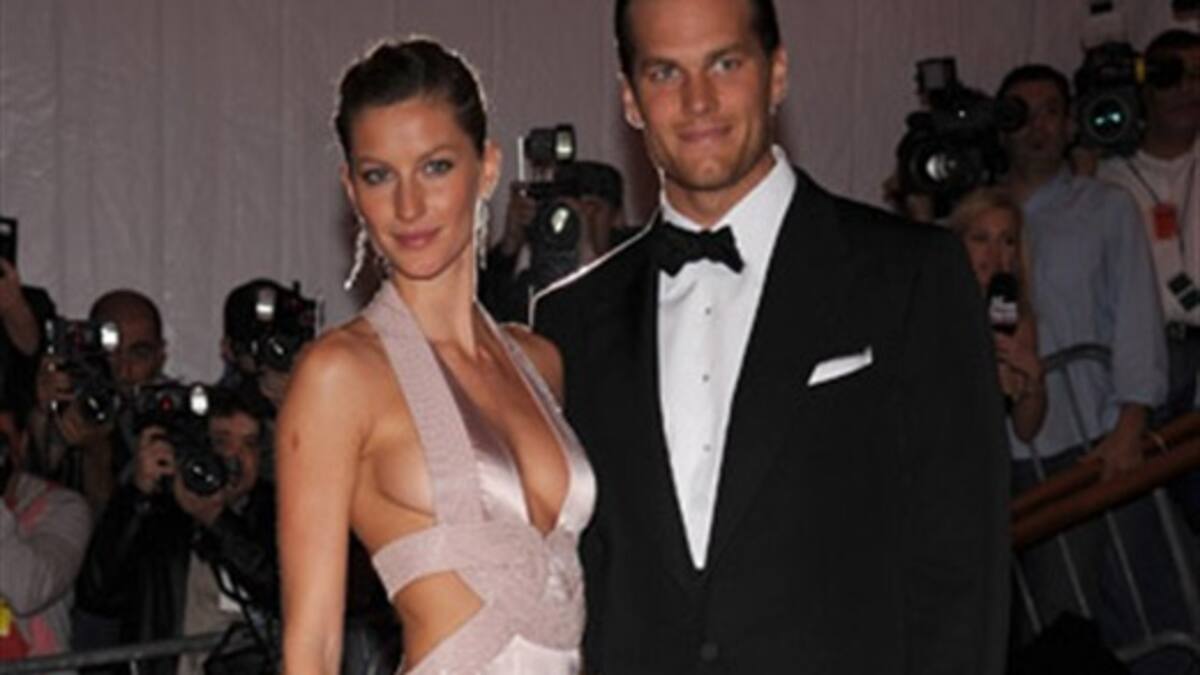 Balean a paparazzi en boda de Gisele Bünchen y Tom Brady