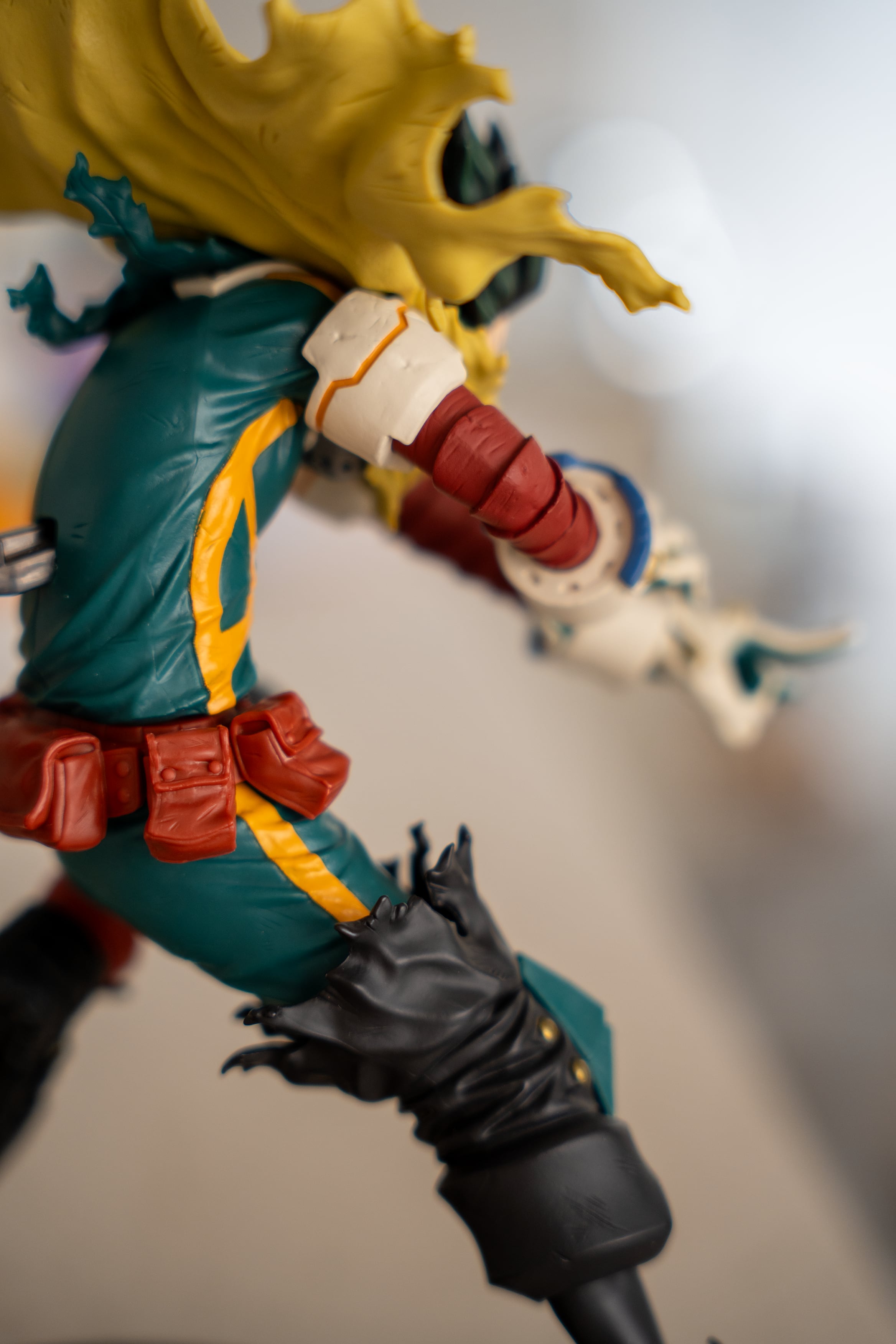 Esta figura de Deku de My Hero Academia de Banpresto pide espacio en tu estantería.