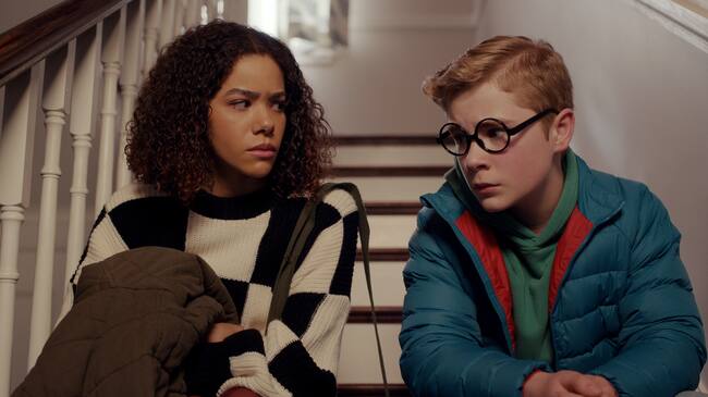 Antonia Gentry como Ginny Miller y Diesel La Torraca como Austin Miller