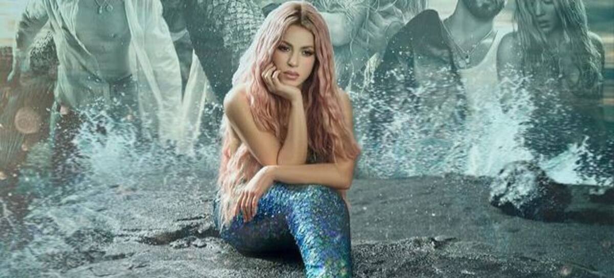 Shakira aparece como una sirena y el cabello rosa "pálido".