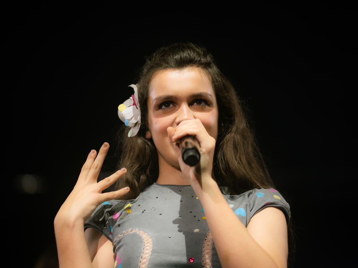 Candela Peña, presidenta del club de fans de Amaia, relata su escatológico encuentro