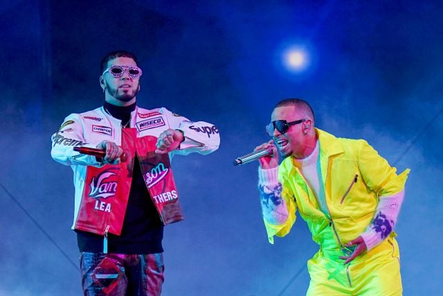 Anuel AA y Ozuna, en los Premios Lo Nuestro 2021.