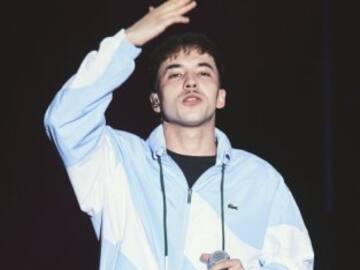 Pole desvela un pedazo de su próxima canción: “hay luces y fiestas, amores y prensa, pero no me rentan”