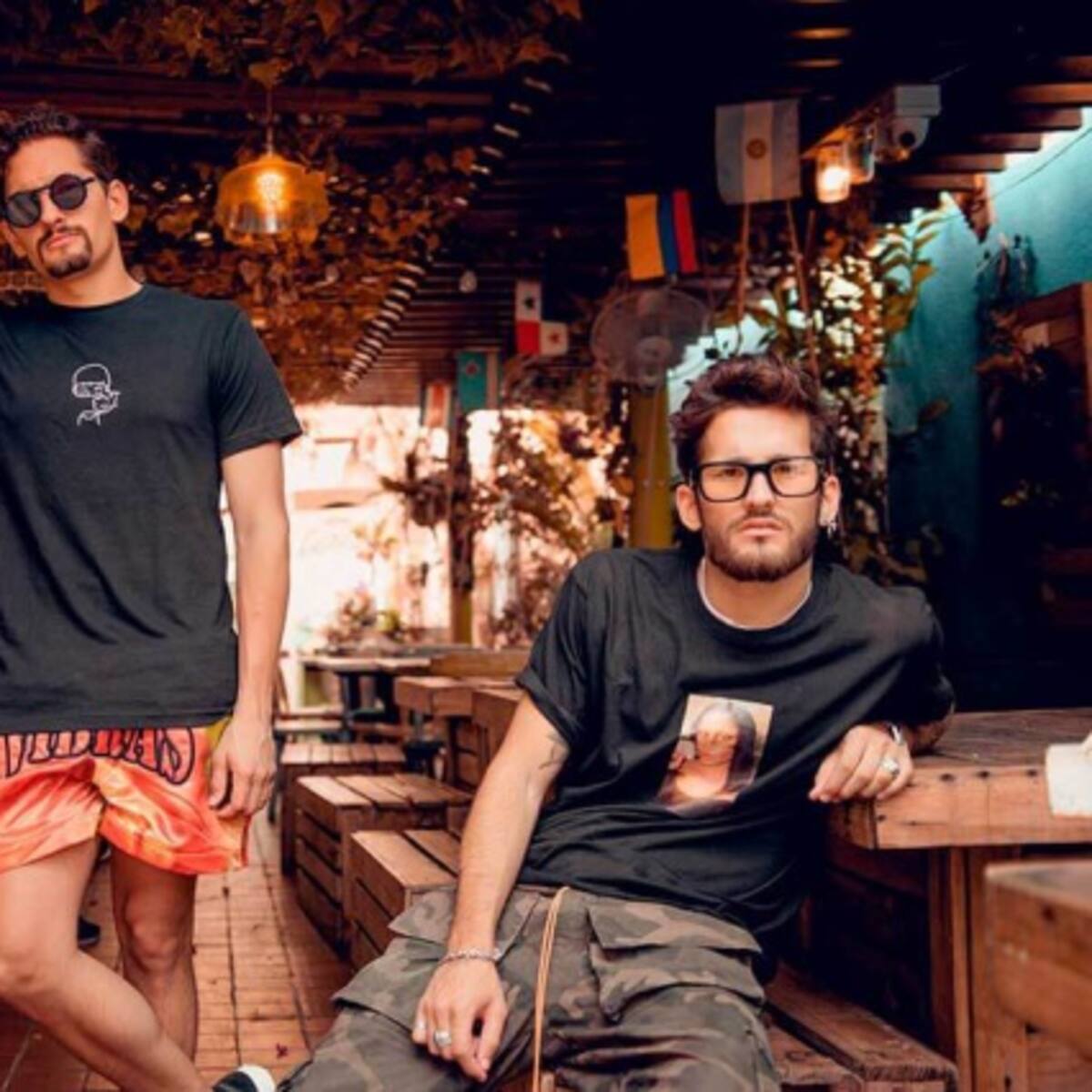 Mau y Ricky Montaner estrenan "Para aventuras y curiosidades"