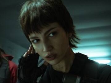 ¿ERES CAPAZ DE DISTINGUIR A TOKIO (ÚRSULA CORBERÓ) DE SU DOBLE DE ACCIÓN EN 'LA CASA DE PAPEL'?