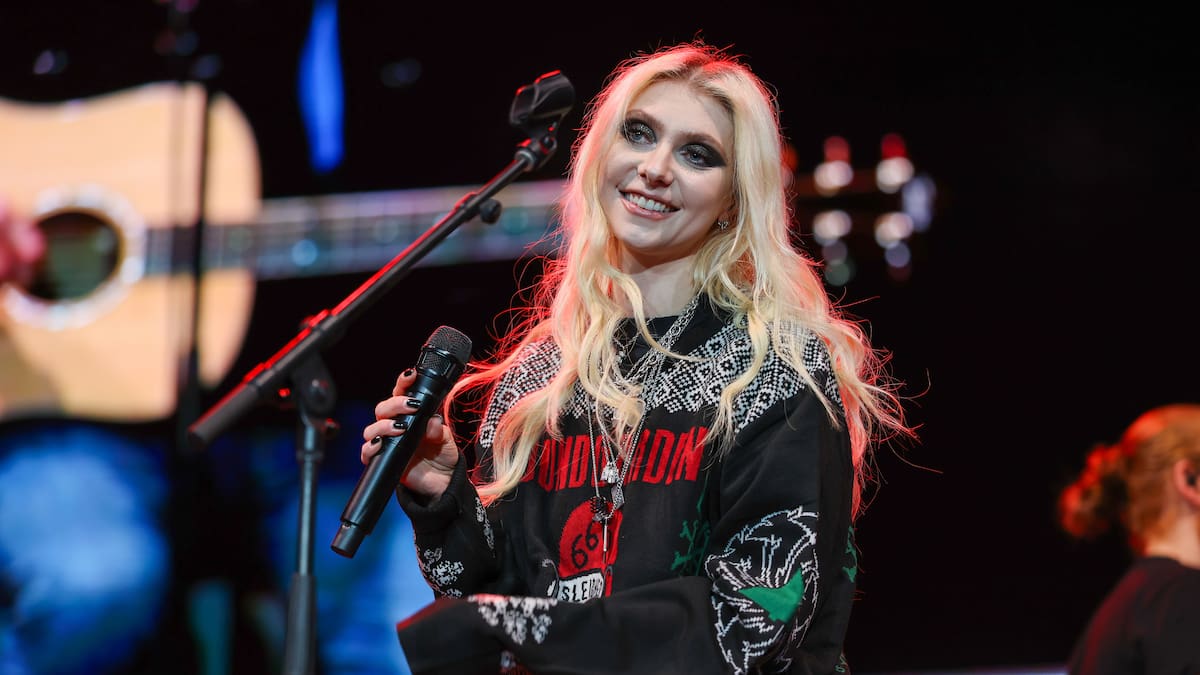 Taylor Momsen hospitalizada por picadura de araña en plena gira con AC/DC