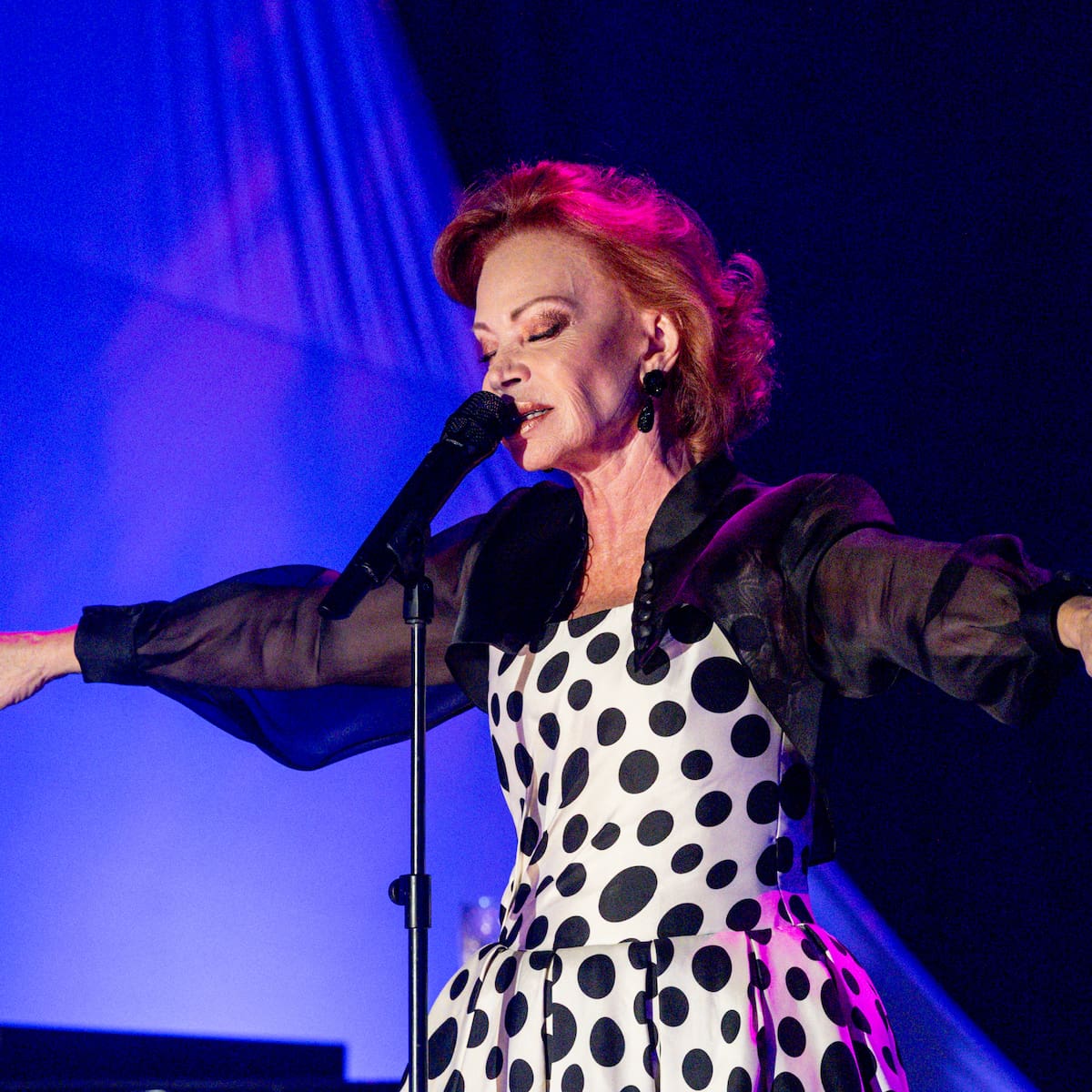 Paloma San Basilio recibe un emotivo homenaje en Premio Lo Nuestro: “Somos una comunidad maravillosa”