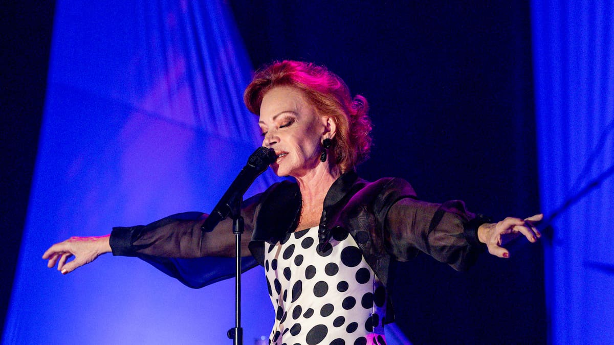 Paloma San Basilio recibe un emotivo homenaje en Premio Lo Nuestro: “Somos una comunidad maravillosa”