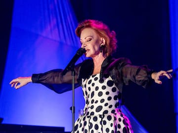 Paloma San Basilio recibe un emotivo homenaje en Premio Lo Nuestro: “Somos una comunidad maravillosa”