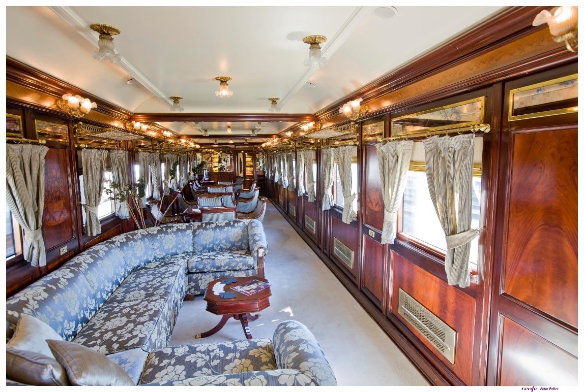 Interior del tren de lujo Al Ándalus de Renfe.