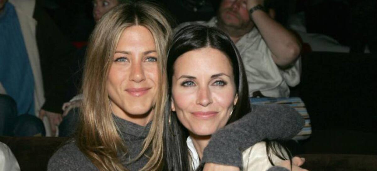 Jennifer Aniston & Courtney Cox - Se conocieron mientras grababan la exitosa serie Friends y desde aquel momento, jamás se separaron.