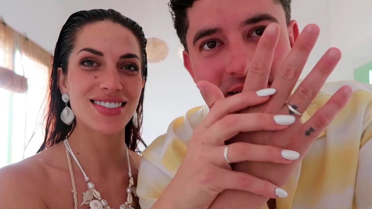 Laura y Borja ('Casados a primera vista') anuncian que son pareja: las reacciones de sus ex, Lorenzo y Luciana