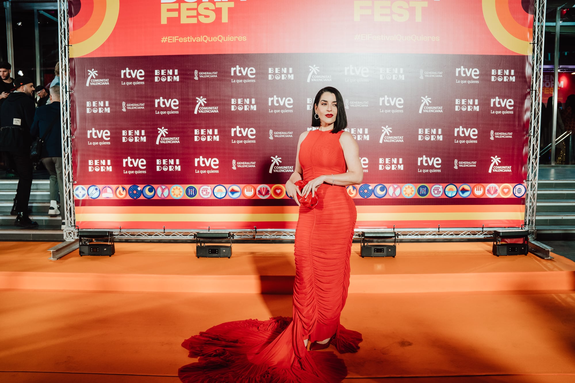 La cantante Ruth Lorenzo posa con un gran vestido rojo durante la alfombra naranja del Benidorm Fest 2024 el pasado 28 de enero.