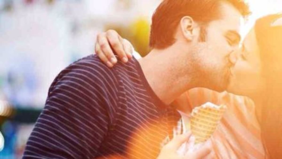 Como besa tu chico según su signo