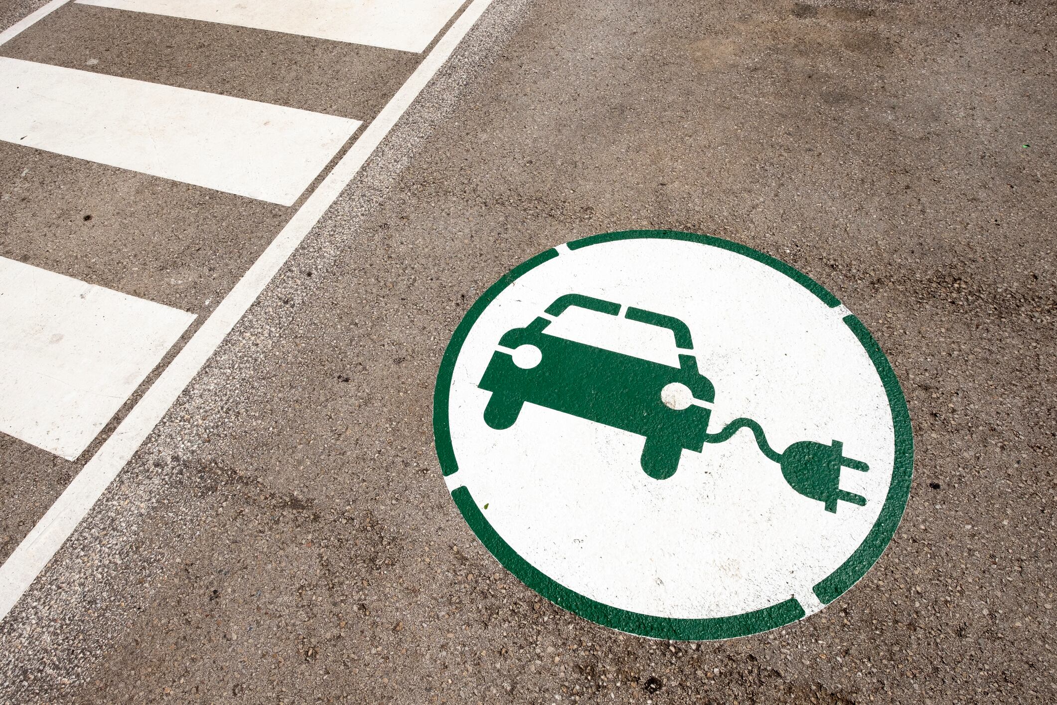 Poco a poco, los coches eléctricos van ganando presencia en las calles.