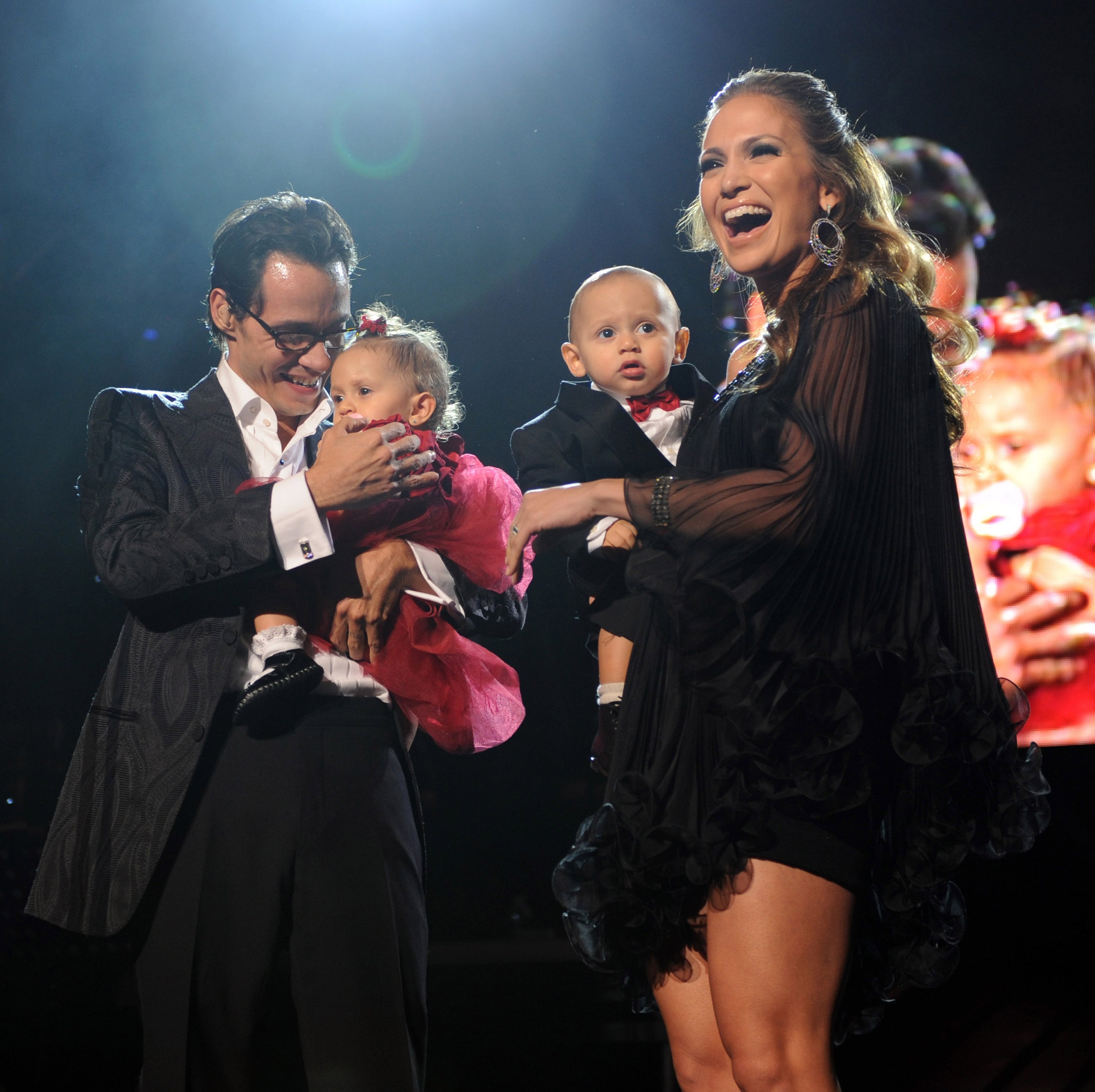 Marc Anthony y JLo con sus hijos