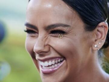 Cristina Pedroche no espera a las Campanadas para impactar con su vestido y lo hace en ‘El Hormiguero’