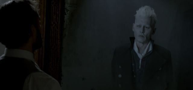 Dumbledore reflejando su mayor deseo en &#039;Animales Fantásticos: Los Crímenes de Grindelwald&#039;.