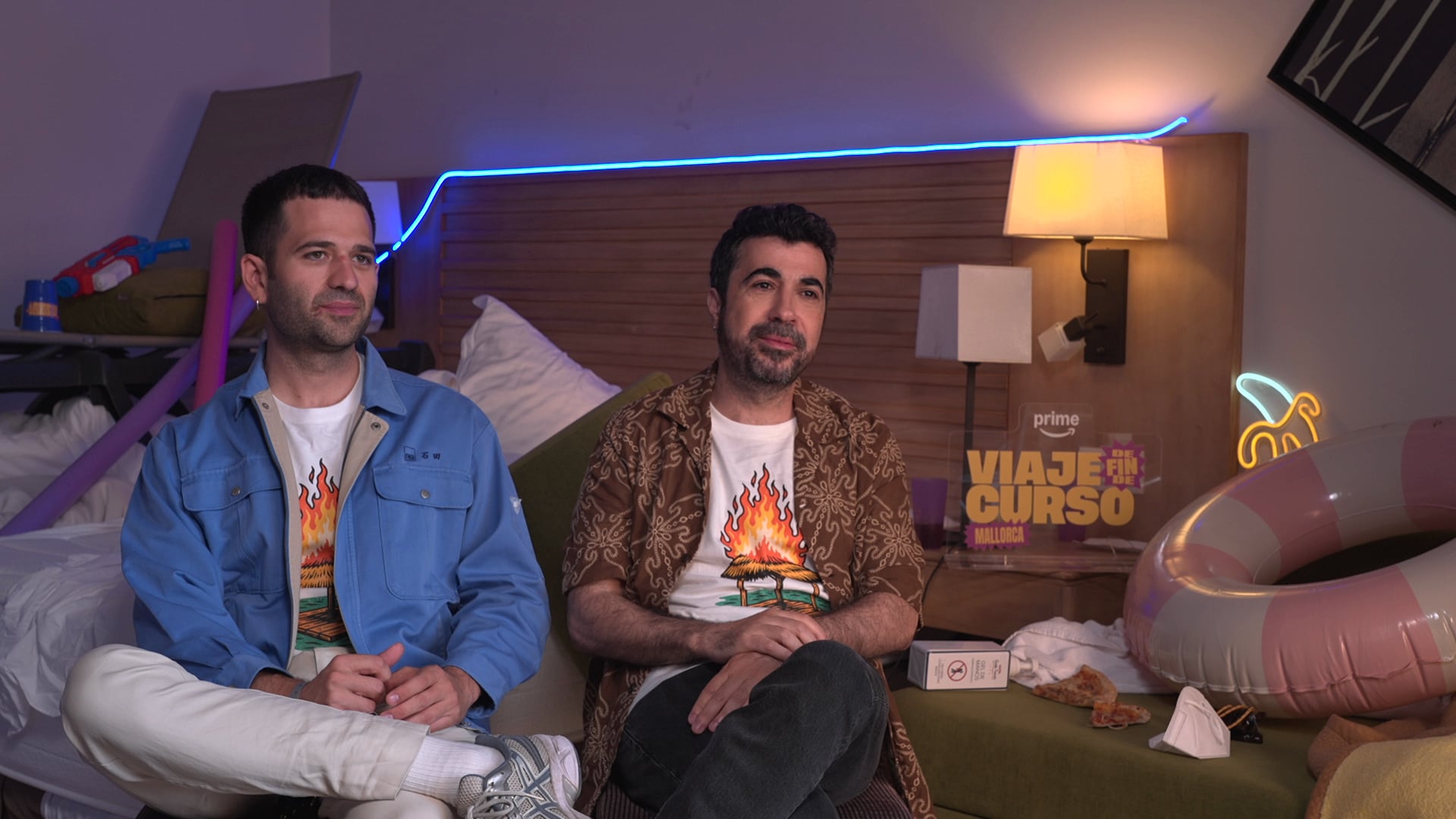 Xavi Toll y Paco Caballero, productor y director de 'Viaje de Fin de Curso: Mallorca'. / LOS40