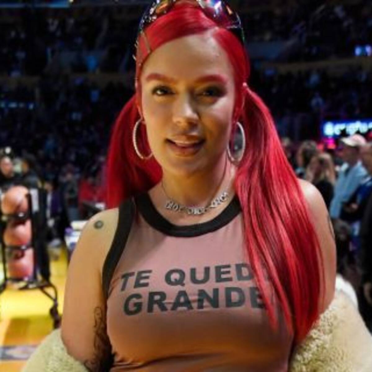 ¿Nuevas pistas de colaboración? La remera de Karol G que hace referencia a Shakira