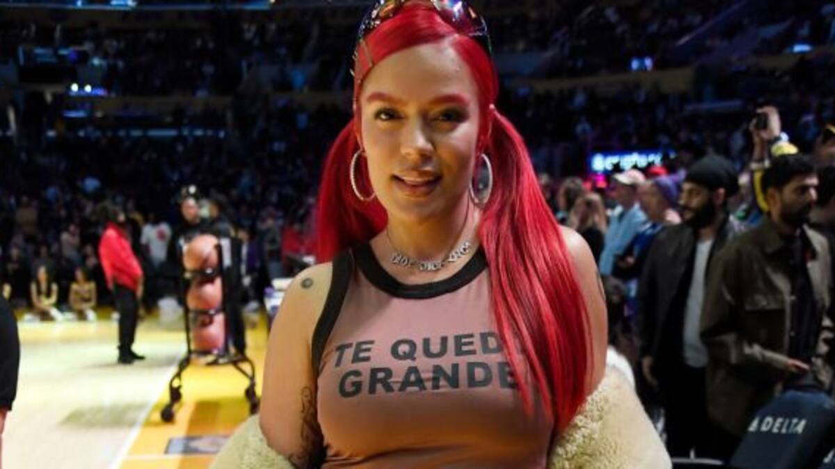 ¿Nuevas pistas de colaboración? La remera de Karol G que hace referencia a Shakira