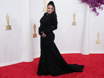 Vanessa Hudgens da la sorpresa en la alfombra roja de los Oscar mostrando un embarazo que luce al máximo en la after party
