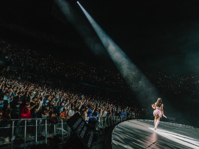 Aitana en concierto en el Movistar Arena de Bogotá con 'Cuarto Azul World Tour', 16 de octubre de 2026.