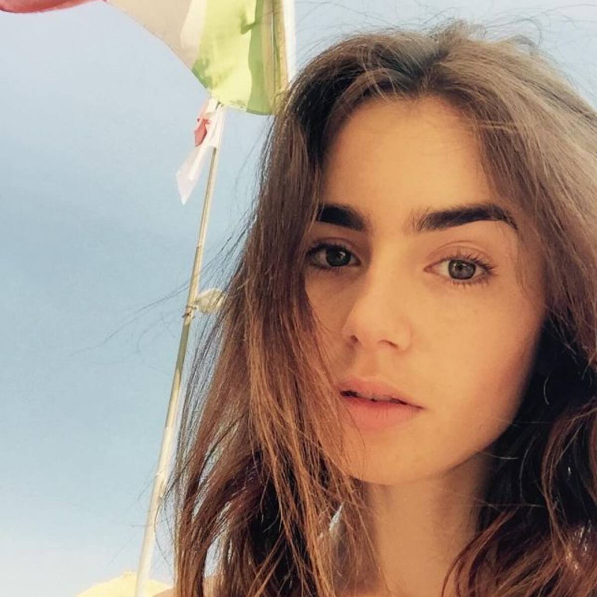 Lily Collins, ¿nos está tomando el pelo?