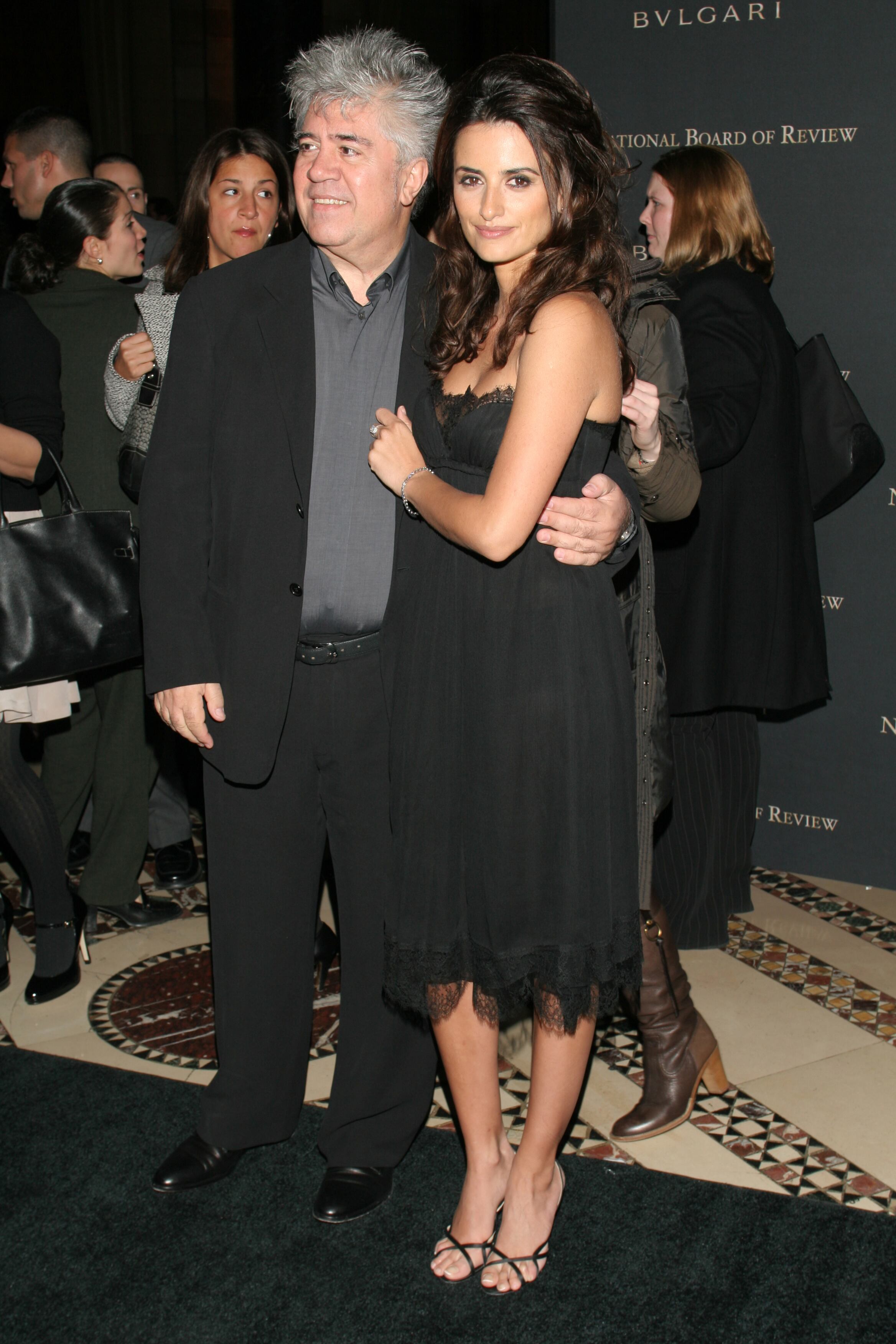 La actriz Penélope Cruz y el director Pedro Almodóvar llegan a la gala de los premios de la National Board of Review of Motion Pictures en Nueva York. (Foto de Steve Azzara/Corbis vía Getty Images)