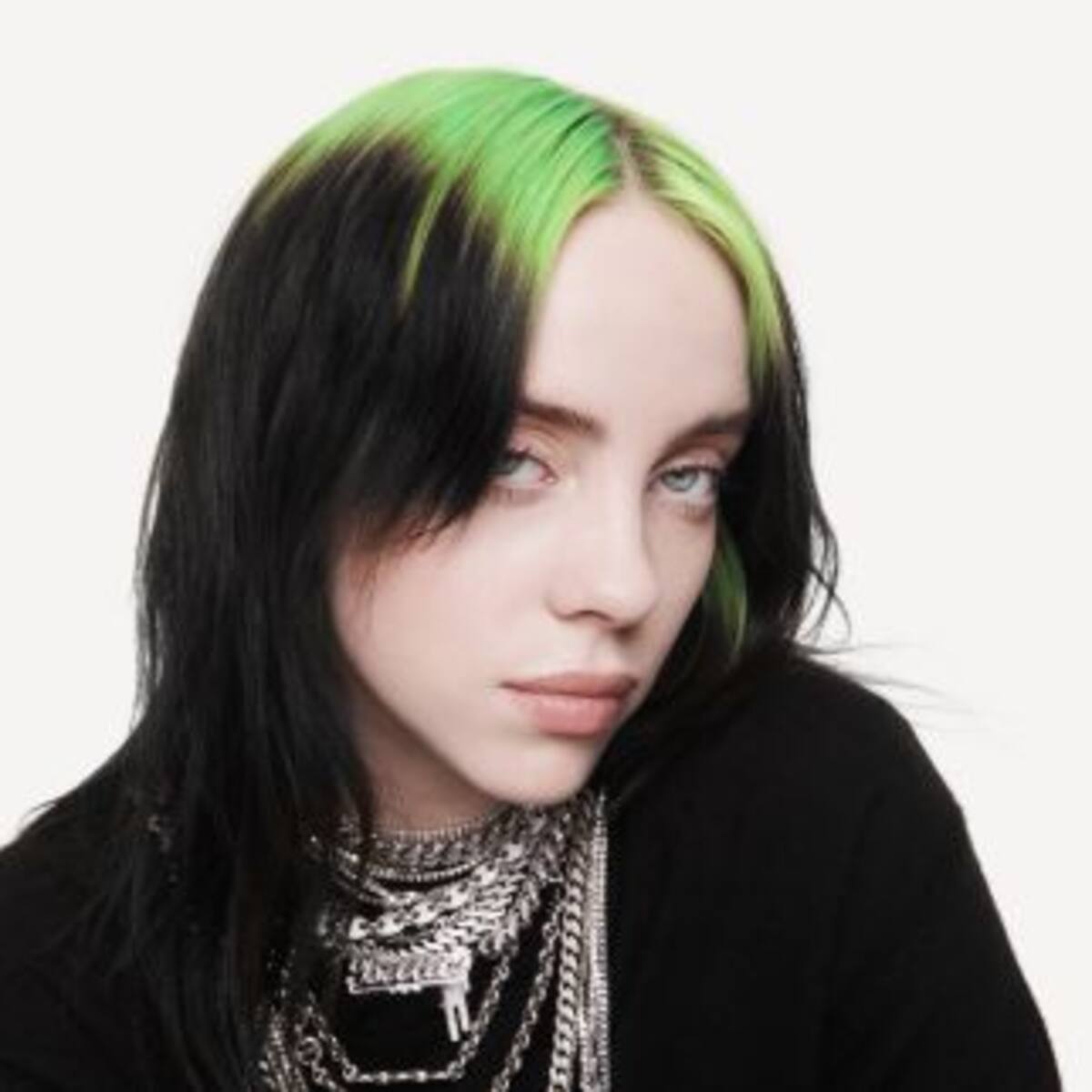 Billie Eilish publicó imágenes inéditas de su documental "The World's A Little Blurry"