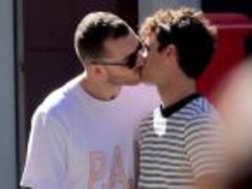 El beso que reveló el amor entre Sam Smith y Brandon Flynn