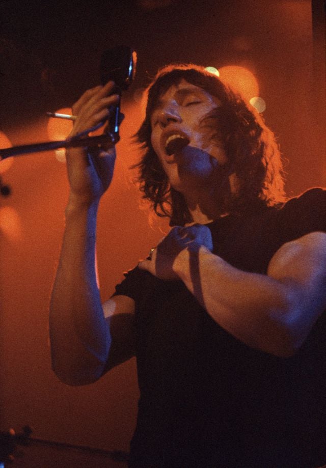 Roger Waters, actuando en concierto con Pink Floyd en1972.